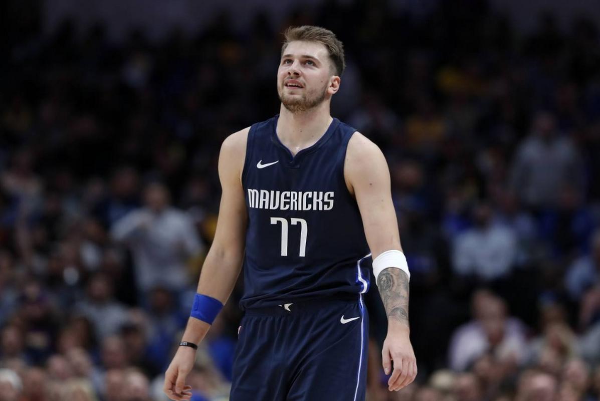 此时崭露头 此时崭露头