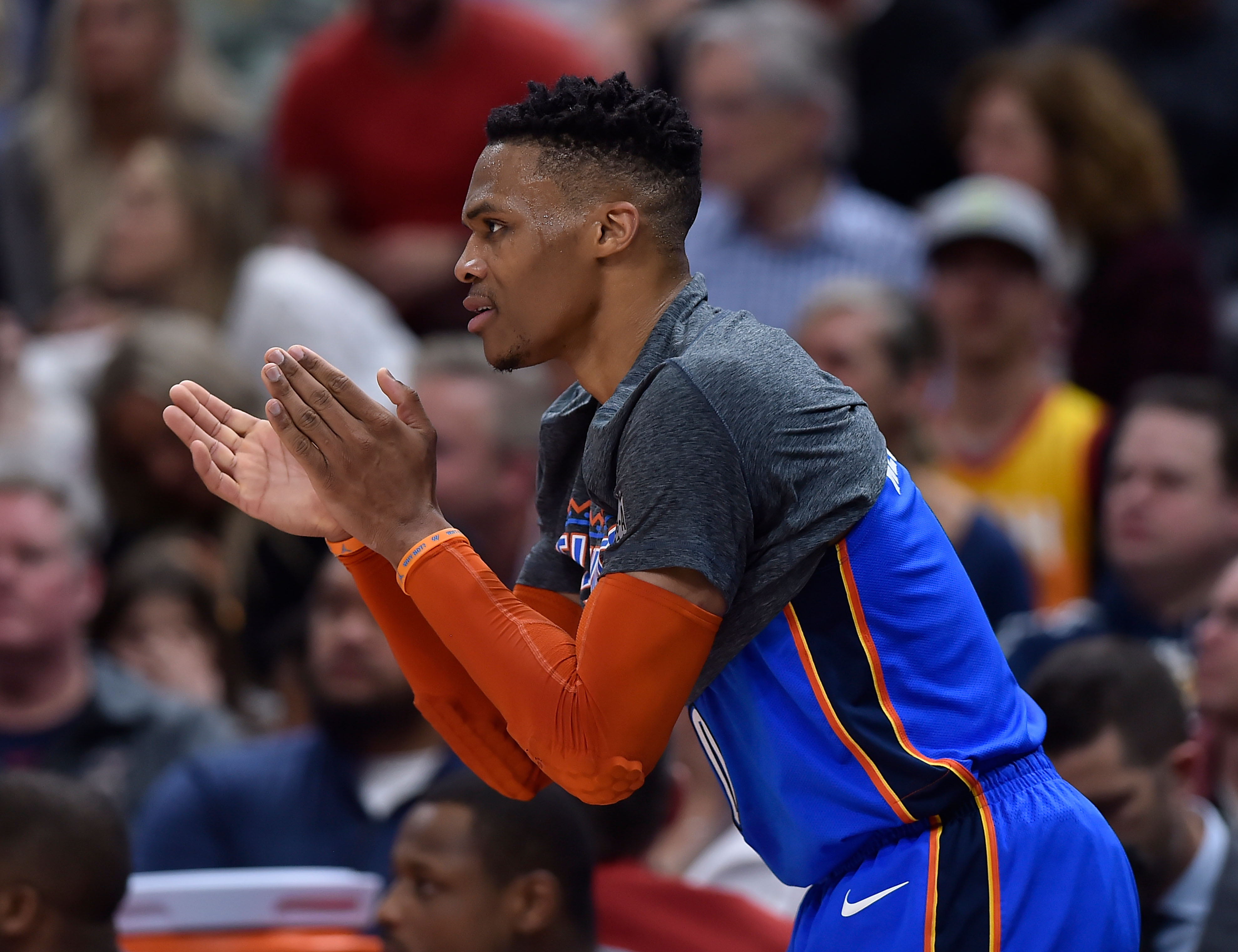 更是值得被 更是值得被