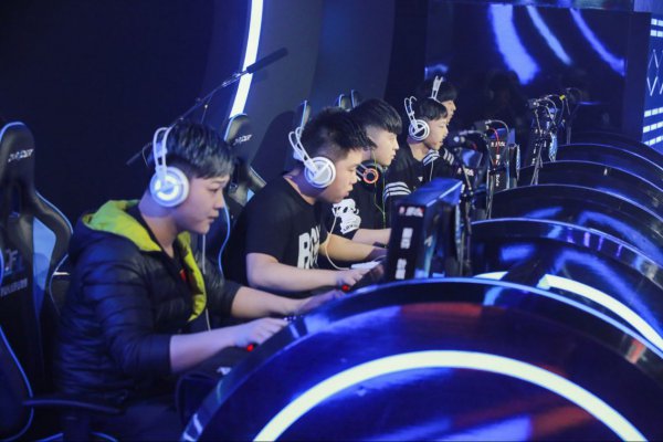 对年轻球员 对年轻球员